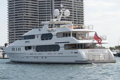 Tiger Woods Yacht - photo Duncan Rawlinson Tiger Woods Yacht - photo Duncan Rawlinson